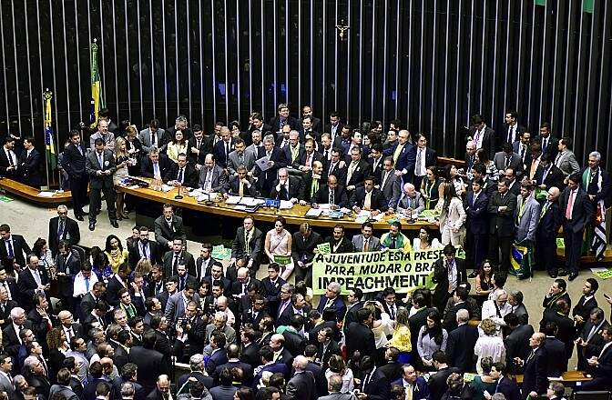 Sessão extra da Câmara dos Deputados para votar impeachment (Zeca Ribeiro / Câmara dos Deputados)