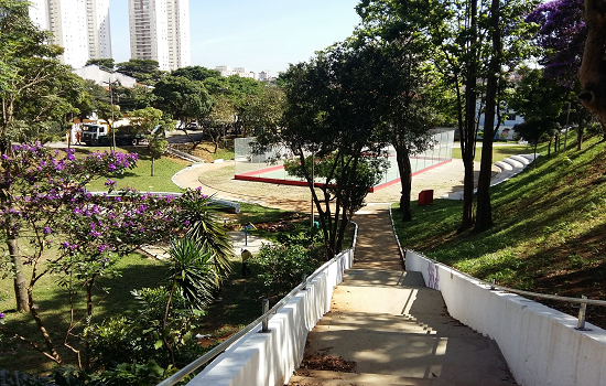 Prefeitura entrega praças revitalizadas na região de Santo Amaro