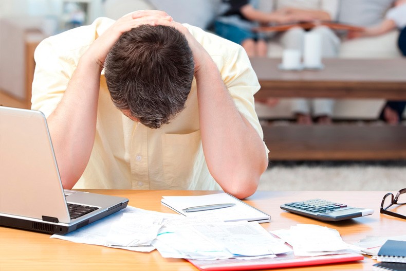 Advogado especialista em direitos do consumidor alerta para direitos dos consumidores endividados