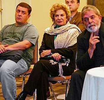 Advogados de familiares de Lula apresentaram petição ao delegado em Curitiba