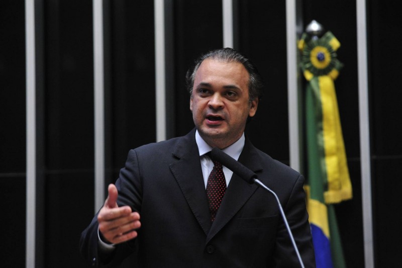 “Não podemos utilizar espadas contra juízes e promotores por vingança”, defende Roberto de Lucena