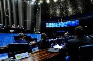 Senadores aprovam queima de arquivo