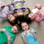 Dia das Crianças:Oftalmologistas sugerem atividades ao ar livre sem dispositivos eletrônicos para os pequenos