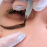 Micropigmentação vira opção para economizar tempo e dinheiro com maquiagem