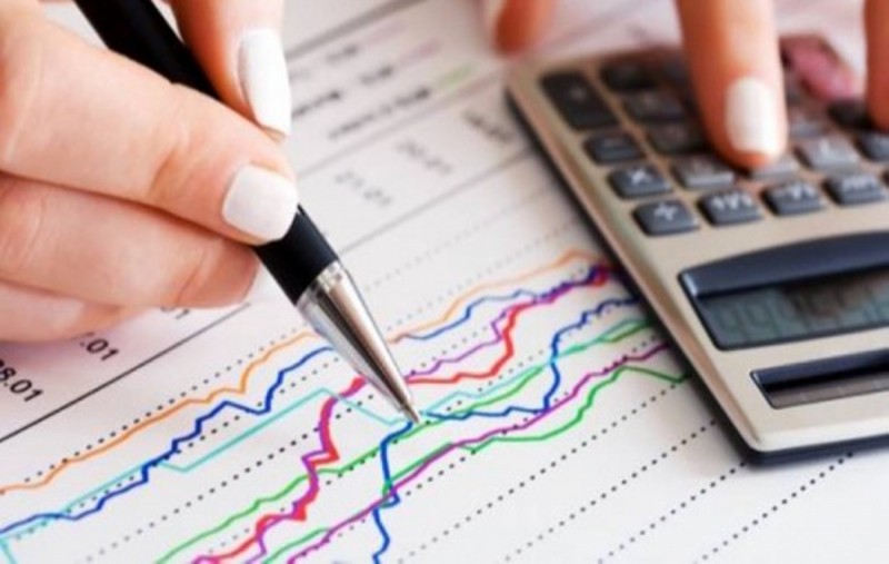 Selic cai com inflação sob controle, mas situação fiscal ainda preocupa