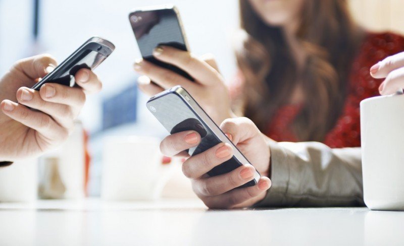 Nove em cada dez brasileiras buscam informações sobre saúde na internet