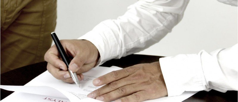 Cuidados ao assinar contratos com empresas de serviços de softwares