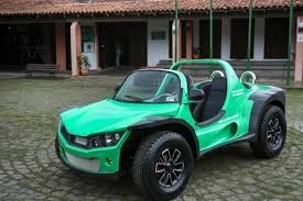 Carro 100% elétrico fabricado no Paraná é apresentado em Curitiba