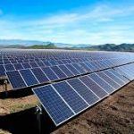 Estudo mostra que instalação de painel solar poderia gerar economia de R$ 360 mil por ano em subsídios