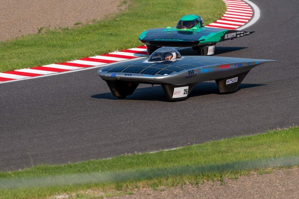 Carro solar movido a painéis da Trina Solar chega  em 1º lugar na Corrida Solar da FIA no Japão
