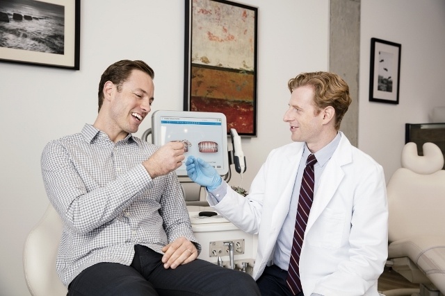 A era da selfie: preocupação com sorriso aumenta para sair “bem” na foto