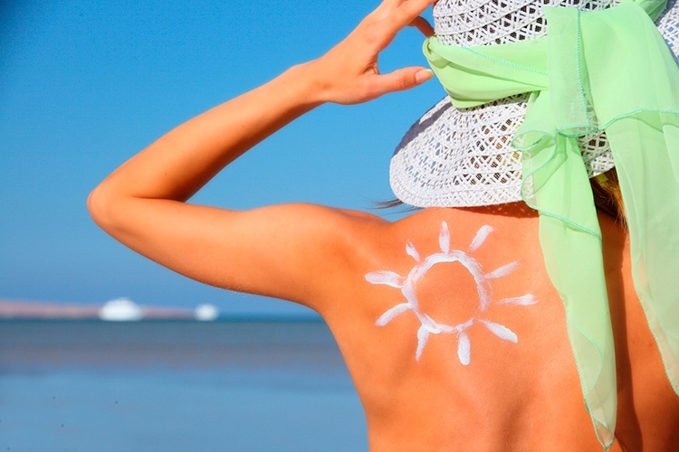Como cuidar da pele e do cabelo no verão