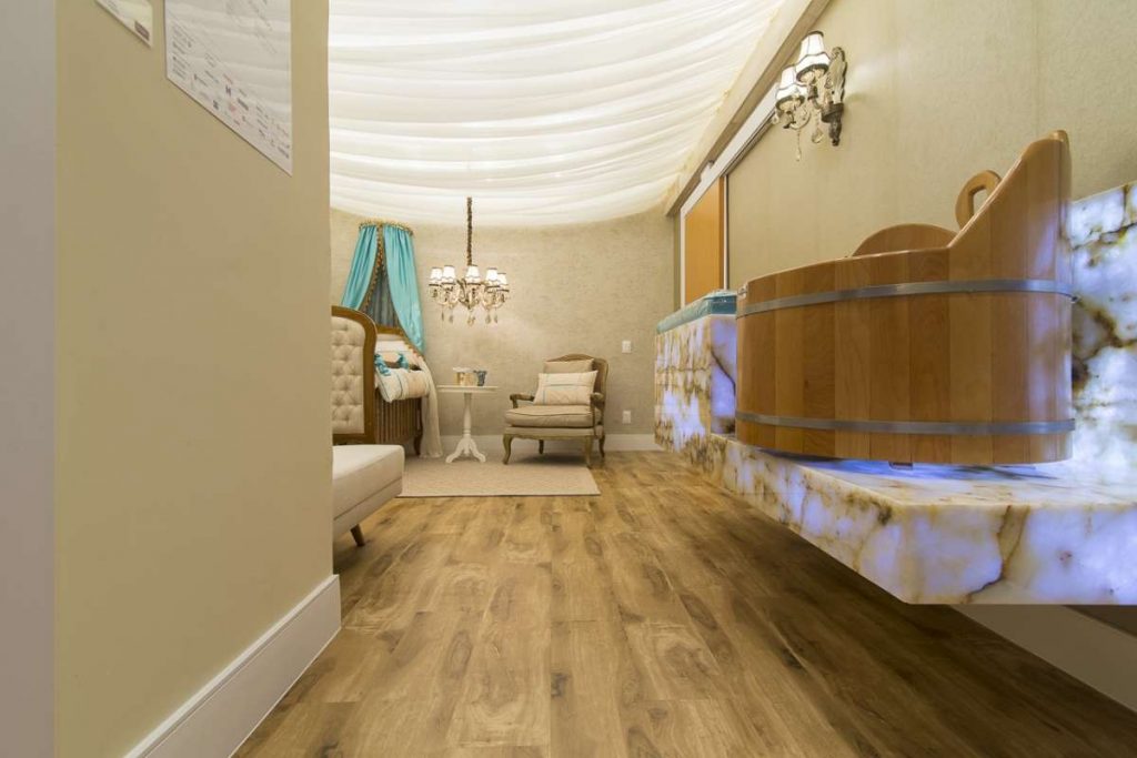 Veja o porquê os pisos vinílicos são ideais para apartamentos