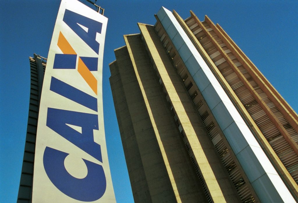 Retirar dinheiro de bancos públicos não resolve dívida do país, alerta federação de bancários da Caixa