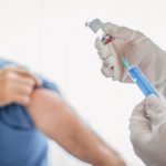 Vacina de Oxford, atinge eficácia de até 90% na terceira fase de testes