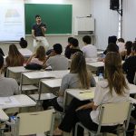 Curso Poliedro dá dicas para estudantes alcançarem a nota máxima nas redações dos vestibulares