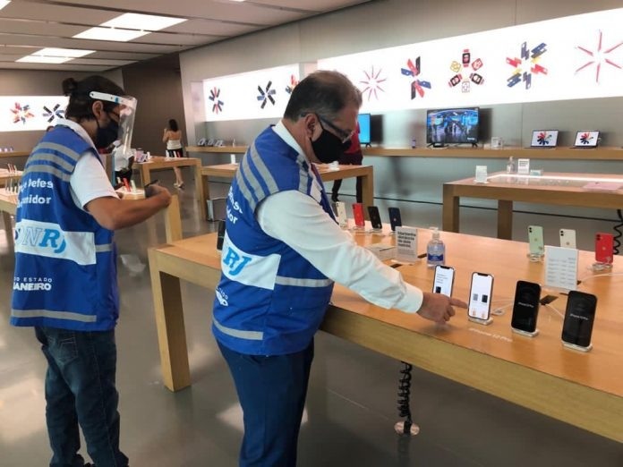 RJ – Procon-RJ instaura ato de investigação e notifica Apple por vender celular sem carregador