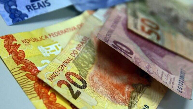 Governo prevê valor de R$ 1.088 para salário mínimo em 2021