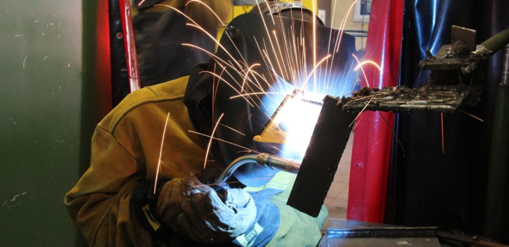 Ramacrisna está com inscrições abertas para curso semipresencial e gratuito de soldagem