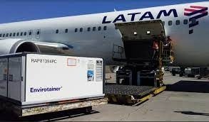 Avião Solidário da LATAM decola com mais 1,9 milhão de vacinas pelo Brasil