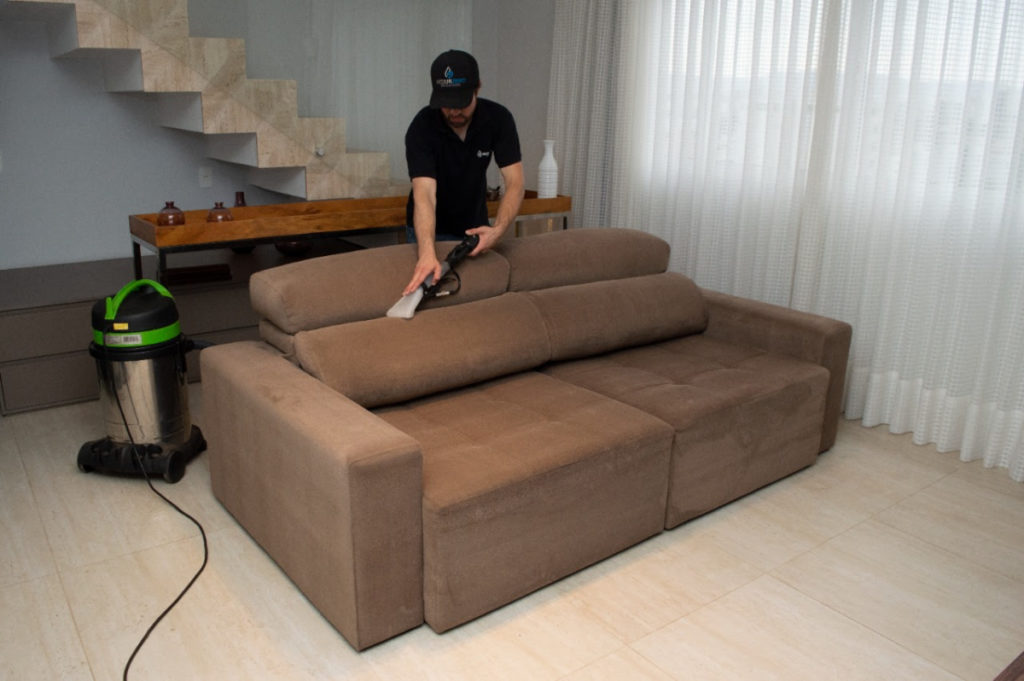 Com cuidados de higiene e limpeza em alta, Limpeza Residencial