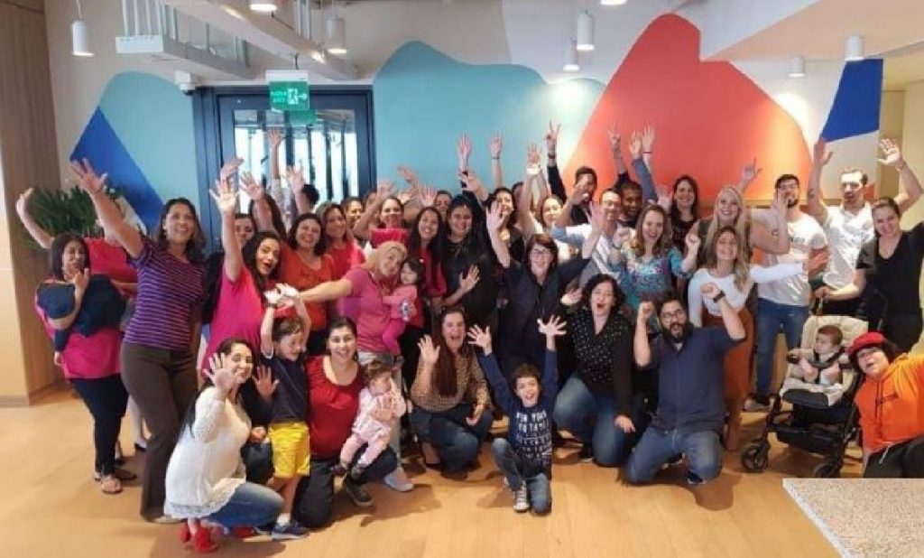 PAULA OLAF cuida de mais de 1.000 mulheres que não conseguem recolocação profissional no projeto Pink sua Venda.