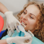 Conheça os benefícios da lente de contato dental