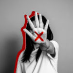 “X” desenhado na palma da mão ! Alerta de violência doméstica