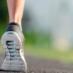 4 dicas para cuidar da saúde das pernas