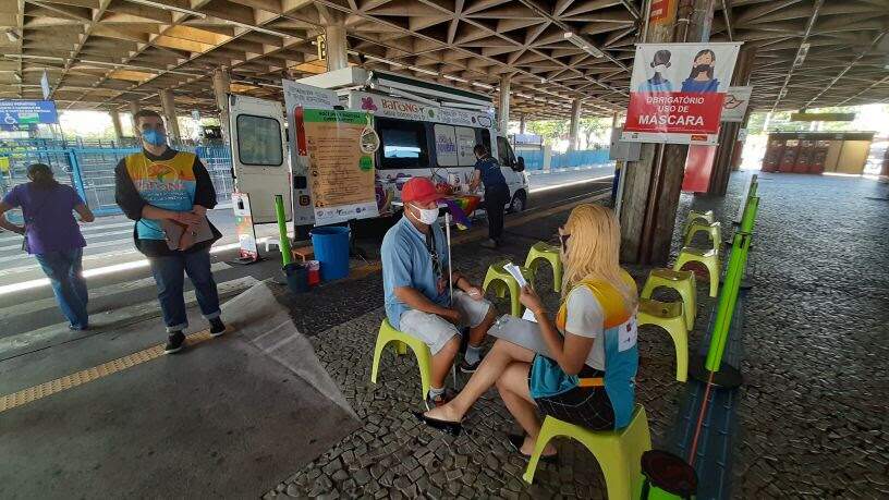 Terminal Jabaquara da EMTU terá testes gratuitos de HIV, sífilis e hepatite em apoio ao Dezembro Vermelho