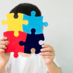 Justiça obriga plano de saúde a dar tratamento completo para criança com transtorno do espectro autista