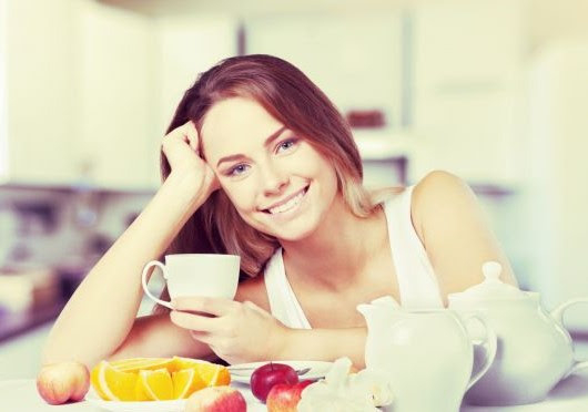 5 alimentos que ajudam a aliviar os sintomas da TPM