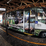 Transporte Orca Zoo da EMTU leva visitantes ao Zoológico de São Paulo