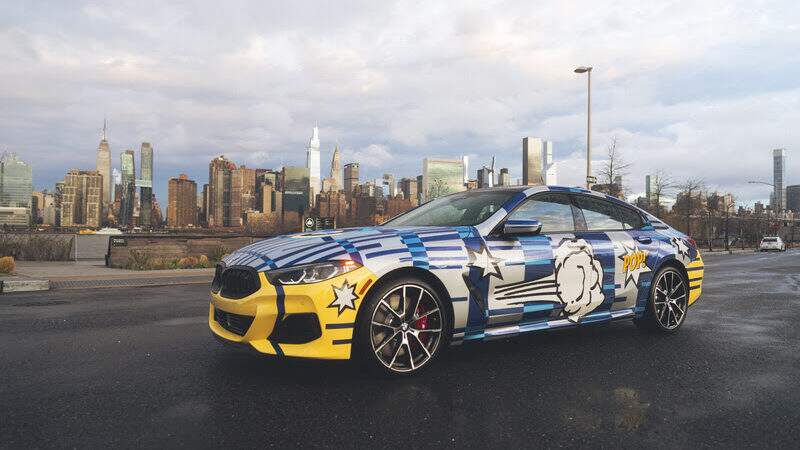BMW Série 8 personalizado e assinado pelo artista Jeff Koons é vendido por R＄ 2,2 milhões em leilão beneficente